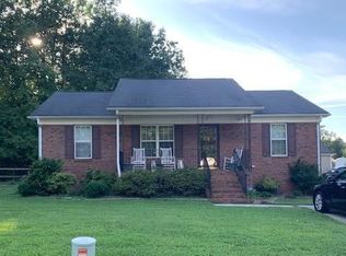 797 Carrieland Dr, Greensboro, NC 27405