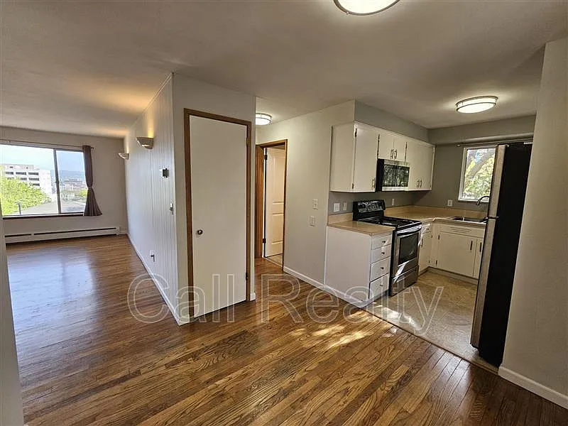 1 bed, 1.0 bath, 640 sqft, $945 — Photo 3