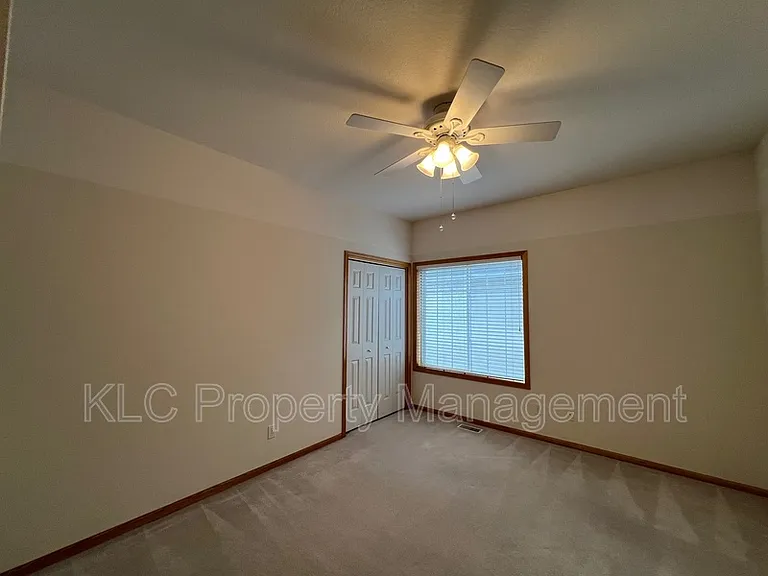 1725 S 50th St #192 — Photo 8