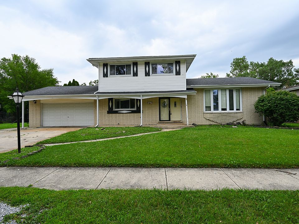 1st image of 16417 Blair Ln