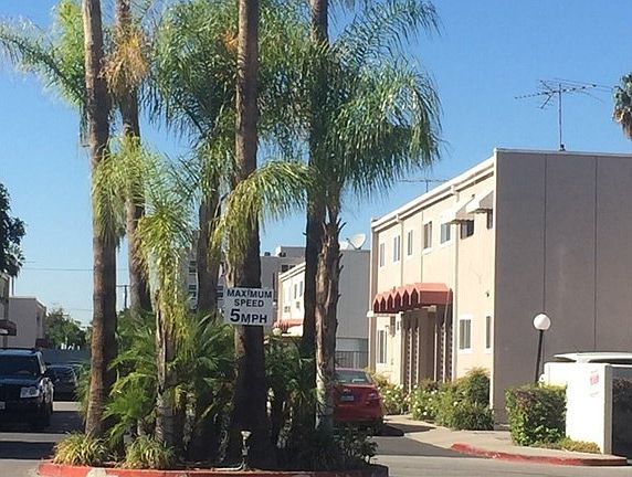 3rd image of 7127 Coldwater Canyon Ave APT 2
