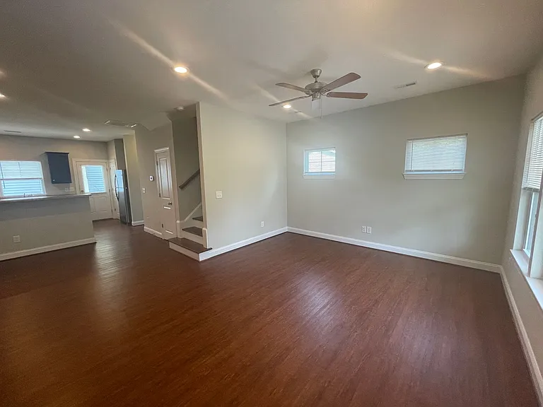 5026 Park Ave — Photo 3