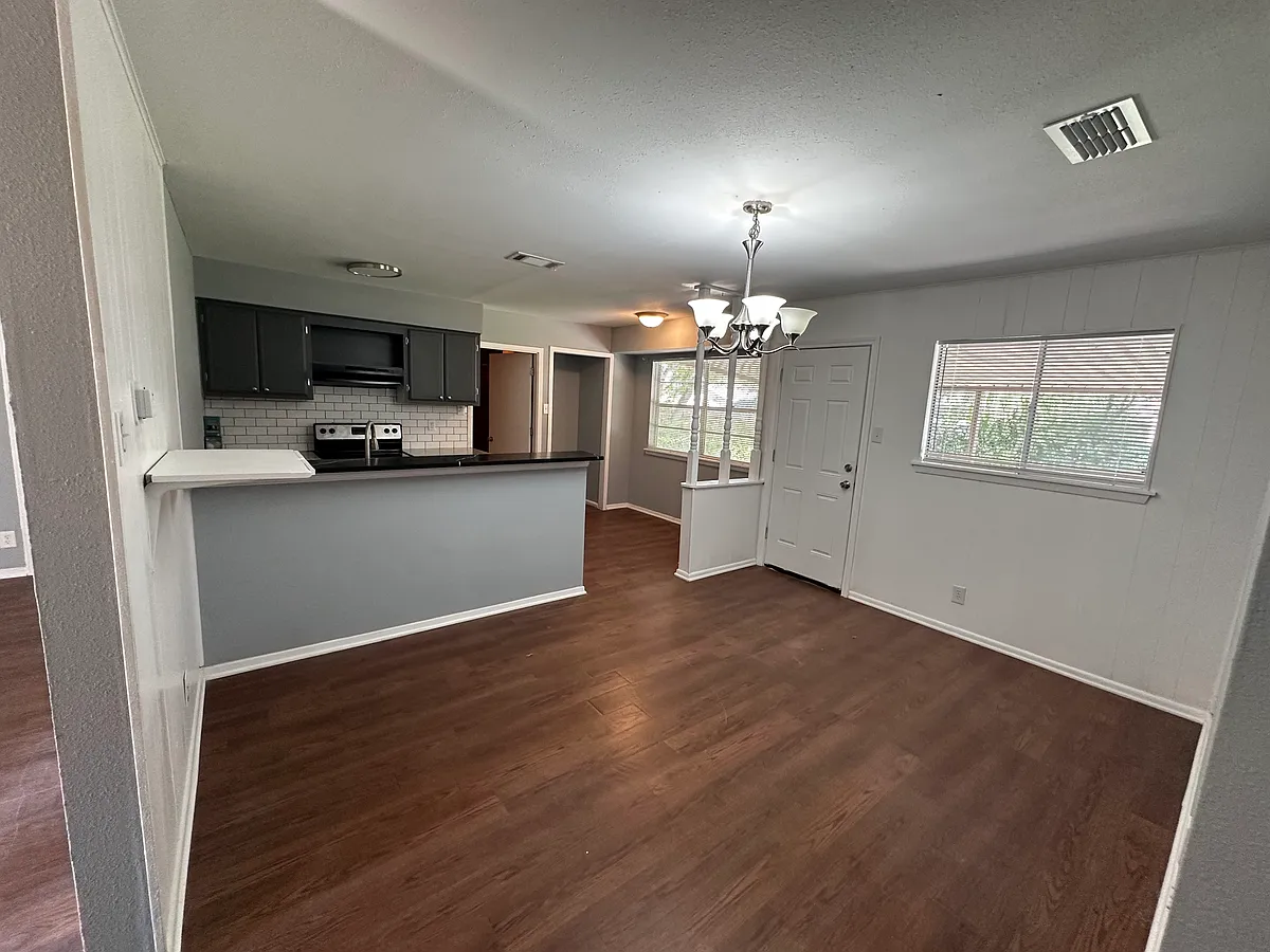 Building Photo - 5221 Borchers Dr