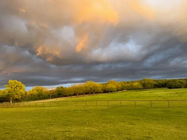 1079 Union Hill Rd, Mineral Wells, TX 76067