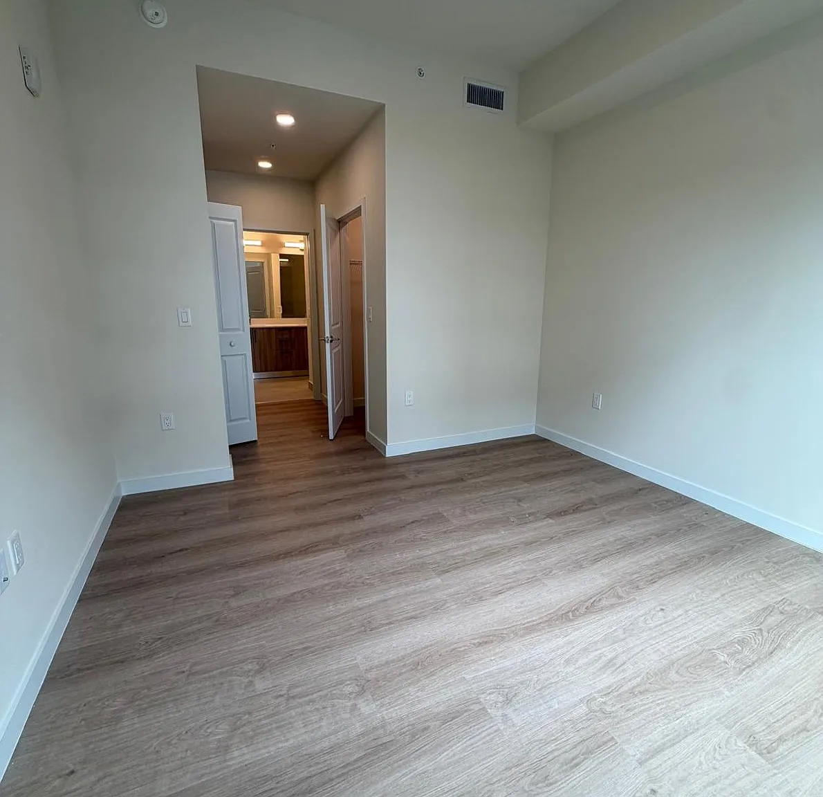 1 bed, 1.0 bath, 756 sqft, $2,290 — Photo 4