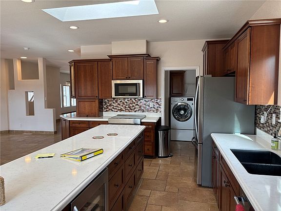 4th image of 2932 Skylight Drive