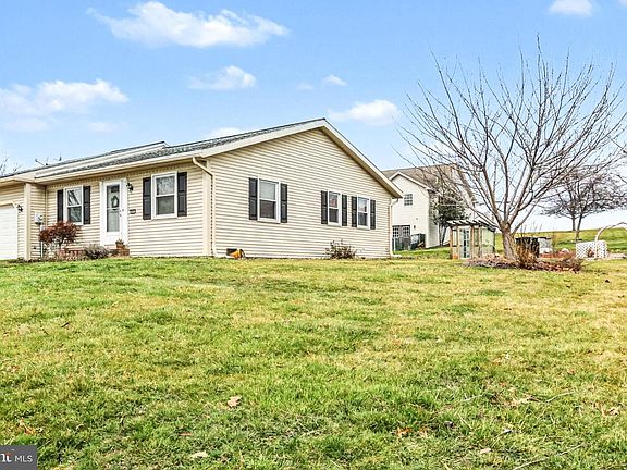 3rd image of 1801 Mountainview Rd