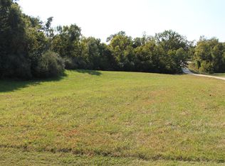 3002 Eagle Pointe Rd, Godfrey, IL 62035