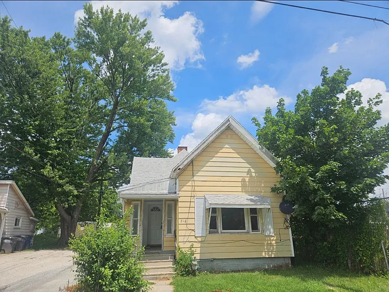 316 Columbus St — Photo 1