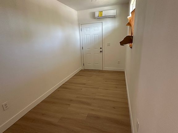 5th image of 1220 W Shorb St #628