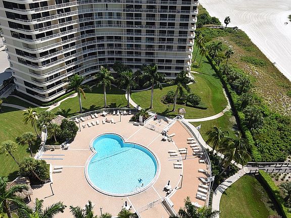 3rd image of 440 Seaview Ct APT 1709