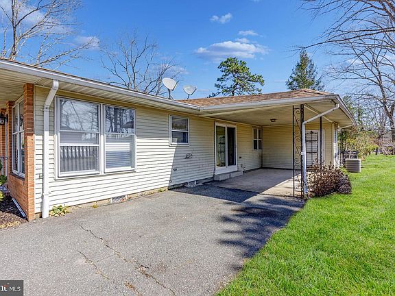 5th image of 43 Magnolia Rd