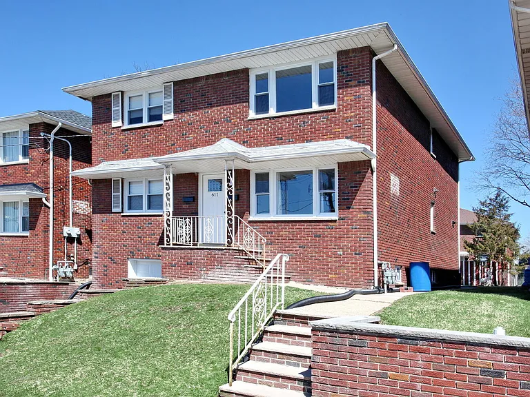611 Kingsland Ave — Photo 34