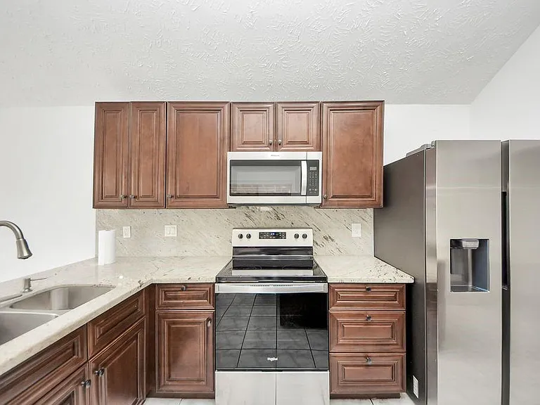 4922 E Laureldale Dr — Photo 14