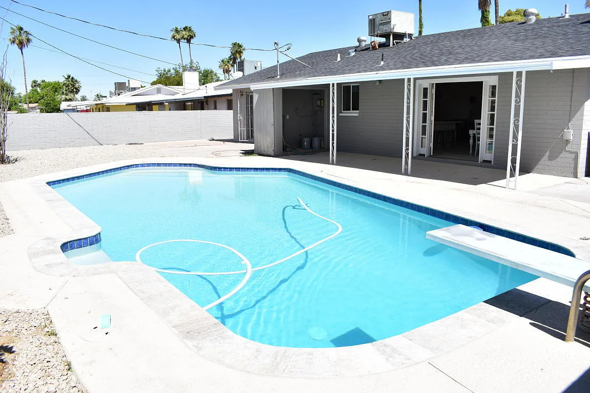 4 bed, 1602 sqft, $3,800 — Photo 3