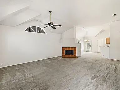 702 Lake Bridge Dr — Photo 4