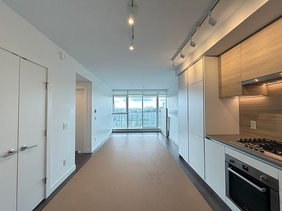 4th image of 652 Whiting Way #905