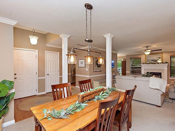 4th image of 1627 Jarratt Dr
