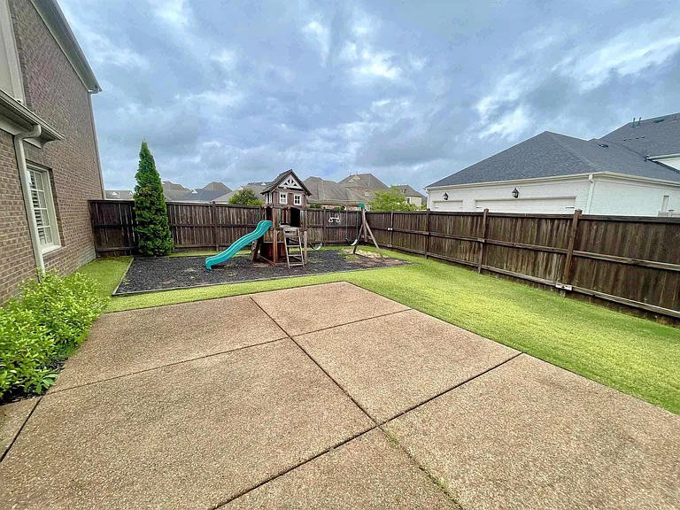 1820 Enclave Hollow Ln E — Photo 24