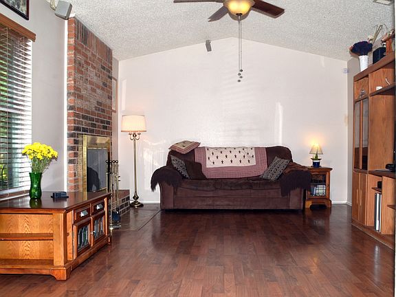 3rd image of 2123 Hidden Hill Dr
