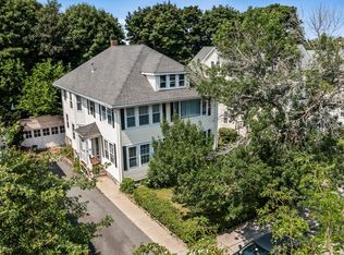88 Manthorne Rd, West Roxbury, MA 02132