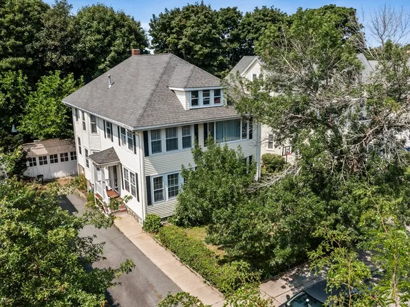 88 Manthorne Rd, West Roxbury, MA 02132