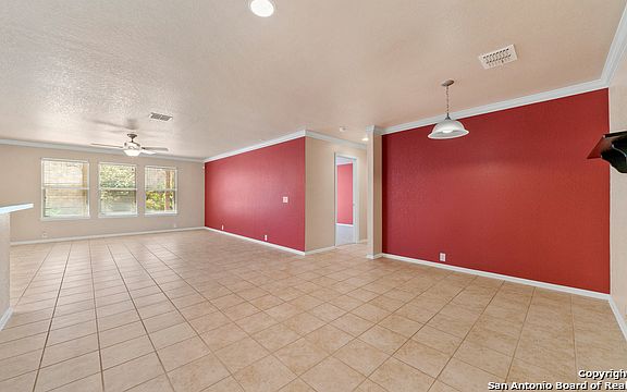 4th image of 5236 Columbia Dr