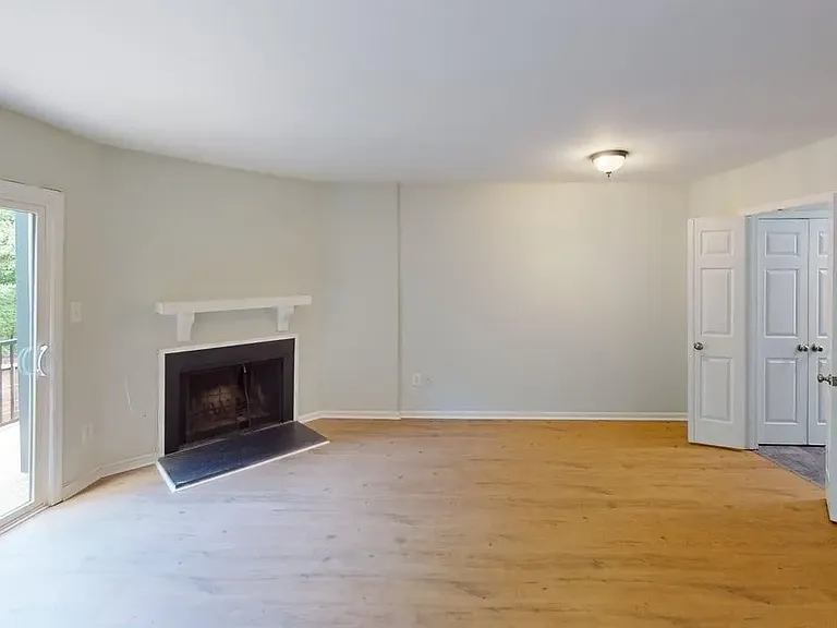 154 Brandywine Ct — Photo 6