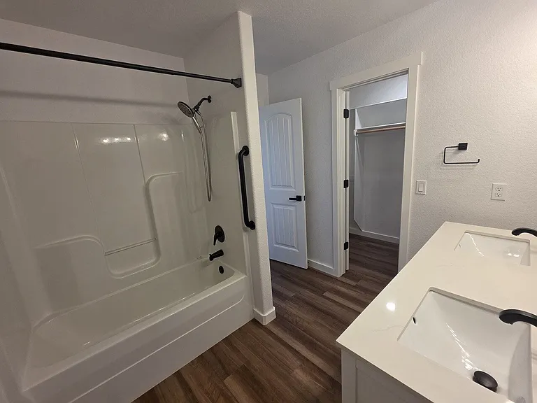 311 Violet St — Photo 11