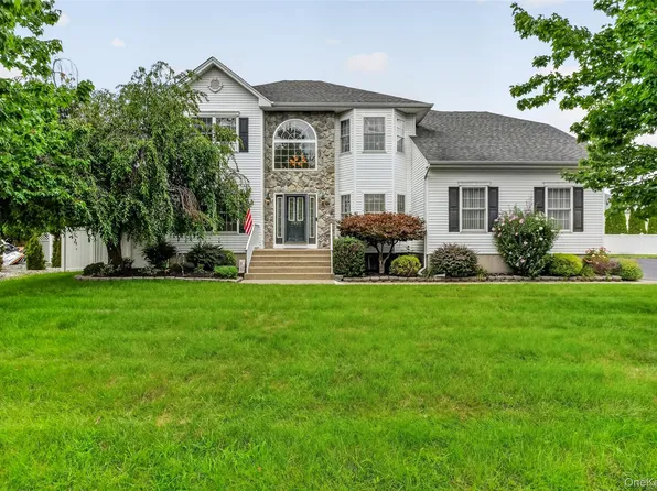2506 Constitution Way, New Windsor, NY 12553