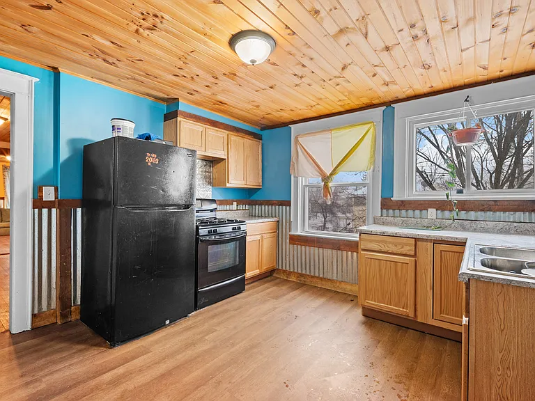 1055 Madison Ave SE — Photo 10