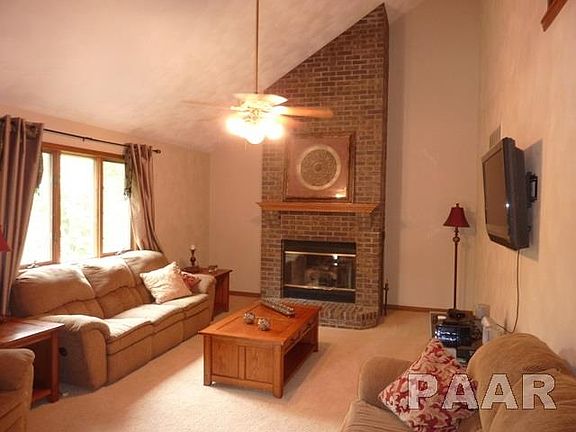 4th image of 902 Hickory Creek Ct