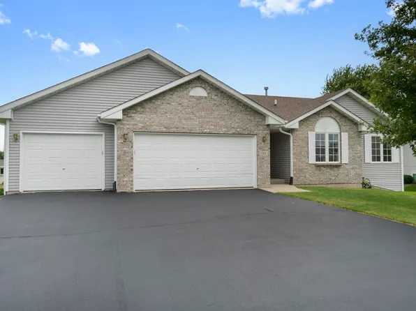 751 Golden Prairie Dr, Davis Junction, IL 61020