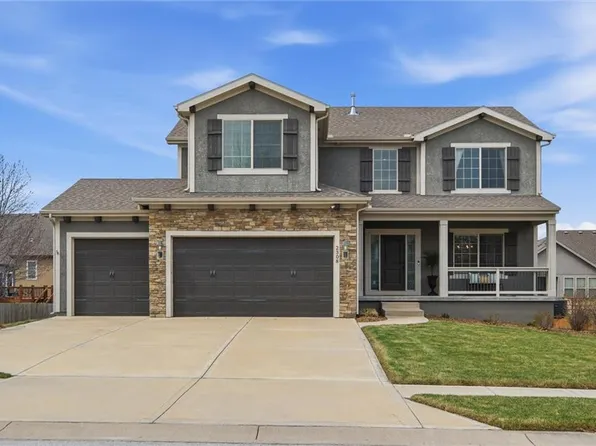 2308 W Piatt Ln, Olathe, KS 66061