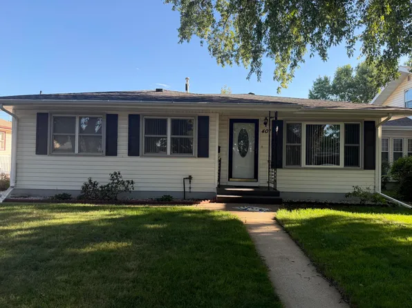 407 W 13th Ave, Mitchell, SD 57301