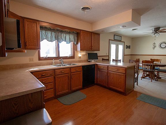 kitchen & dining room