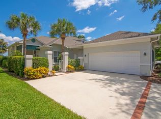 832 Carolina Cir SW, Vero Beach, FL 32962