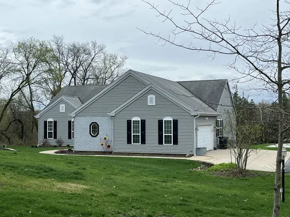 10155 W Oakwood ROAD, Franklin, WI 53132