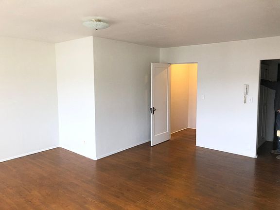 2nd image of 349 N Wycoff Ave APT 3