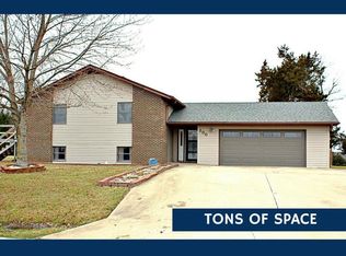196 Spalding Rd, Holts Summit, MO 65043