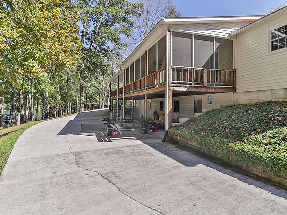 3rd image of 140 Shoreline Dr