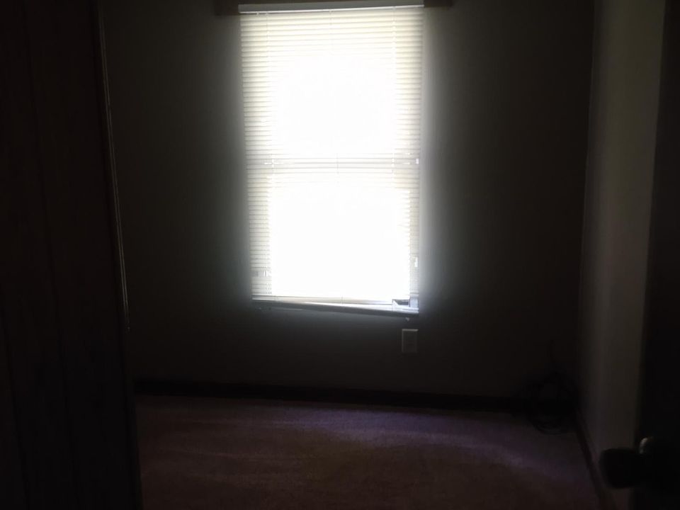 1st image of 753-755 N 555th Pl