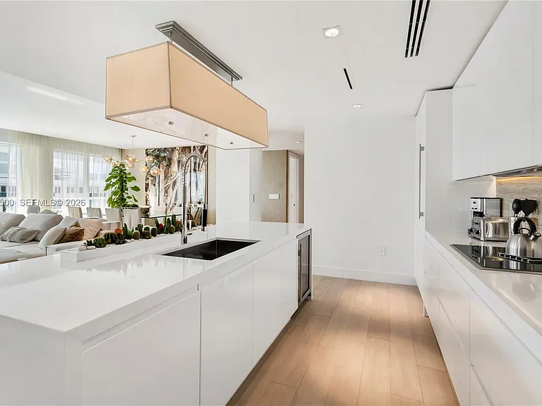 102 24th St #Penthouse 1706 — Photo 5