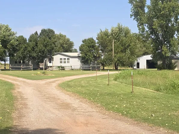 2802 E Paradise Ln, Enid, OK 73701