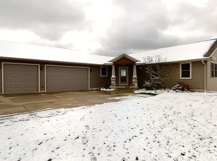 N13257 Larkspur Rd, Trempealeau, WI 54661