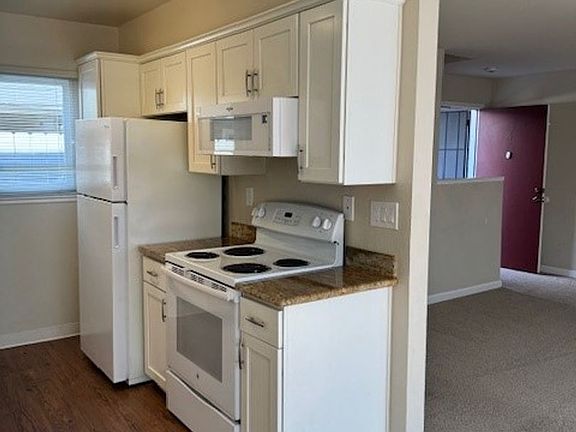 5th image of 2162 Carlmont Dr APT 4