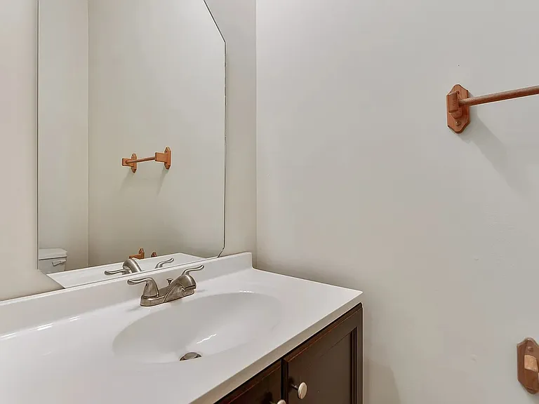 1947 Oakbluff Dr — Photo 12