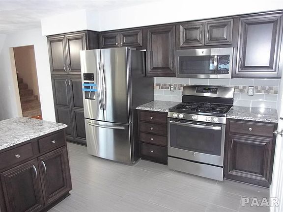4th image of 700 Bayberry Dr