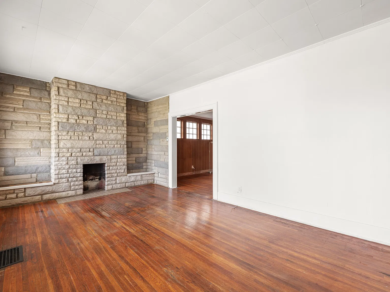2 bed, 1392 sqft, $1,299 — Photo 2