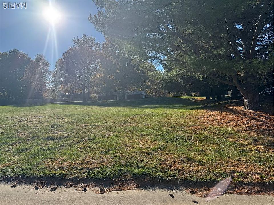 2nd image of 28 Southbridge Ln